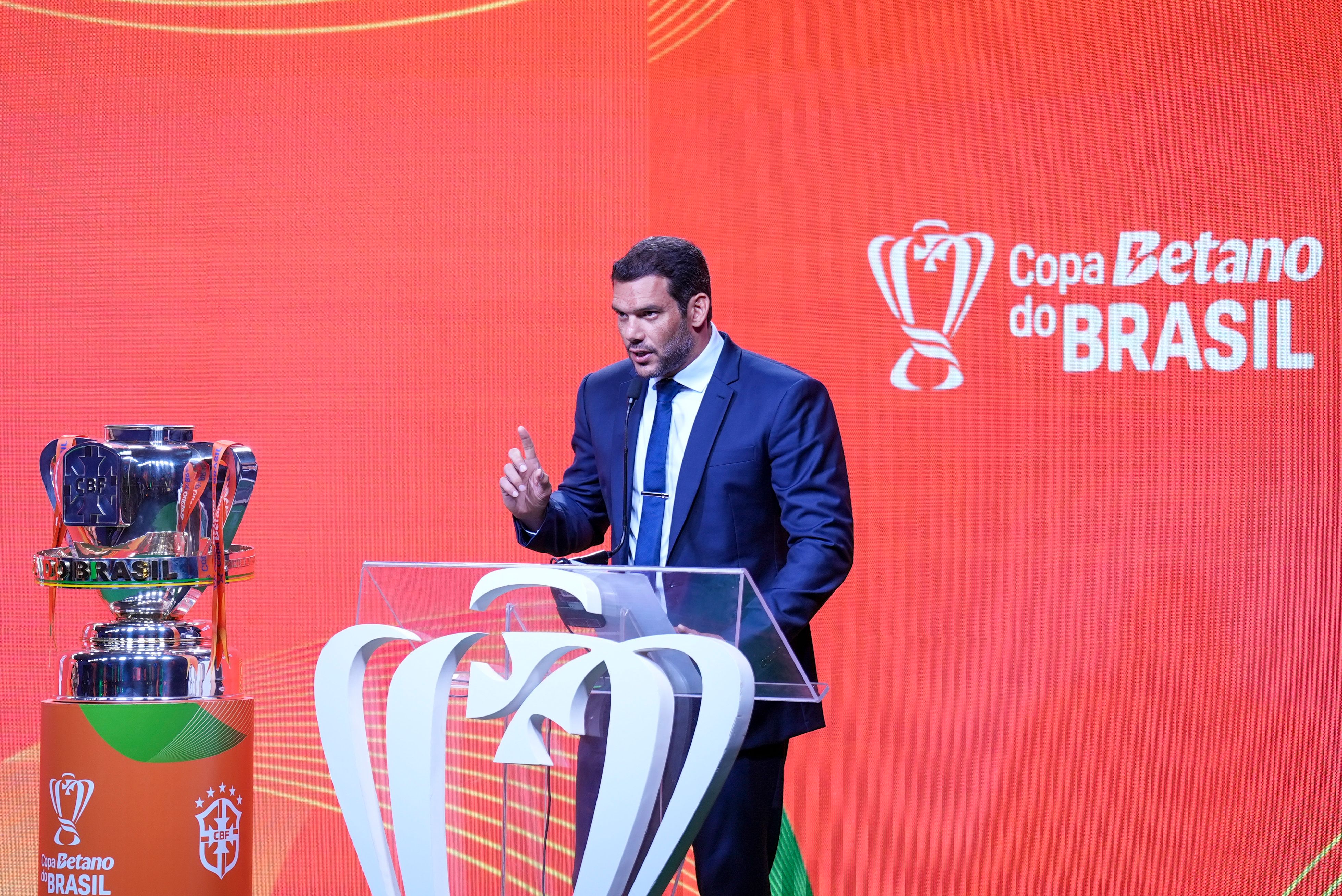 Presidente da CBF, Samir Xaud, destacou a grandeza da comercialização dos direitos de transmissão da Copa do Brasil (2027 a 2030) e Supercopa Rei (2028 a 2031) - Créditos: Nelson Terme/CBF
