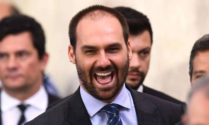 PGR arquiva caso contra Eduardo Bolsonaro por compra de imóvel