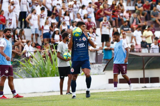 Atuações: Elvinho foi o melhor em campo e zagueiros surpreendem positivamente