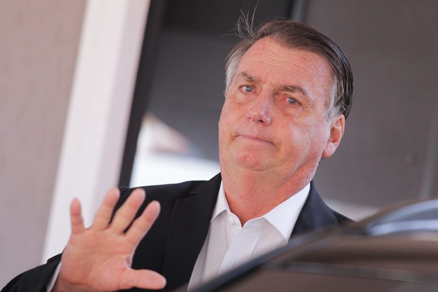 Bolsonaro se reúne com aliados na sede do PL, e defesa pede acesso aos autos