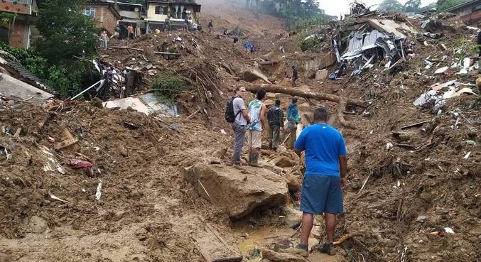 Número de mortos por conta das chuvas em Petrópolis (RJ) sobe para 38