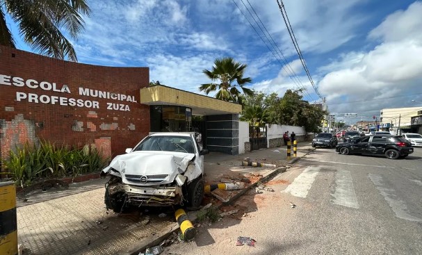 Em Natal, homem é preso após dirigir na contramão, destruir carros e tentar fugir totalmente embriagado