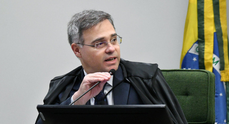 André Mendonça arquiva pedidos de investigação contra Bolsonaro