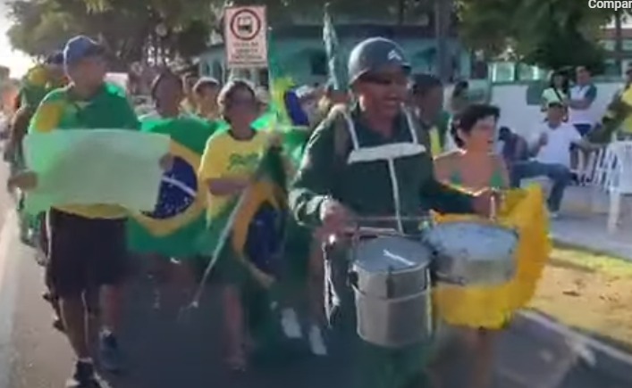 [VIDEO] Bloquinho Patriota viraliza em manifestação pró-Bolsonaro em João Pessoa