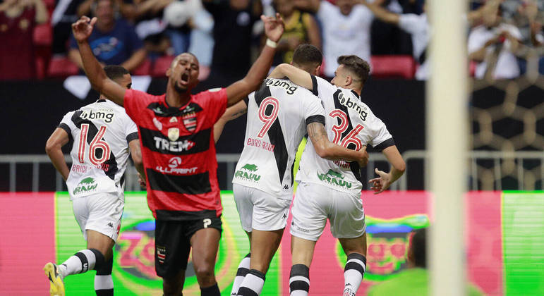 Vasco goleia o Trem-AP em Brasília e avança na Copa do Brasil