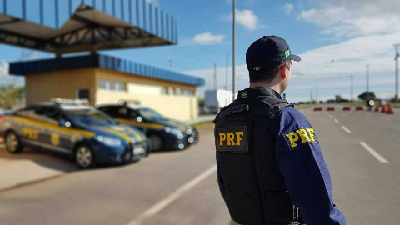 PRF inicia uso de equipamento que mede transparência de películas em carros no RN