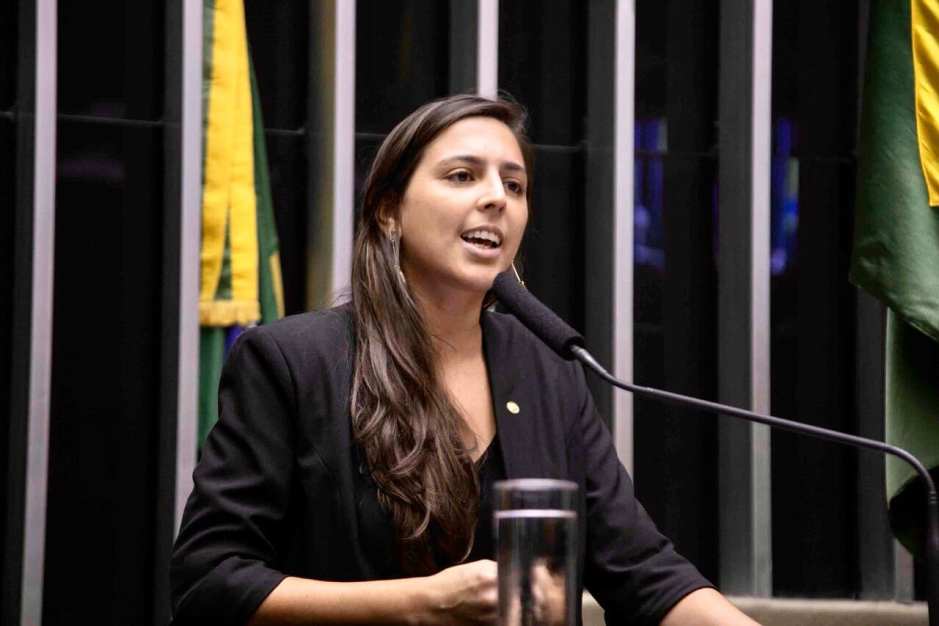 Deputada Natália Bonavides entra com ação pela gratuidade do circular na UFRN