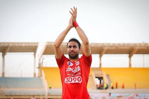 Jogador de futebol do Irã será enforcado em praça pública por protestar a favor das mulheres