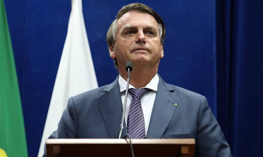 Bolsonaro diz que Brasil receberá ucranianos em fuga da guerra