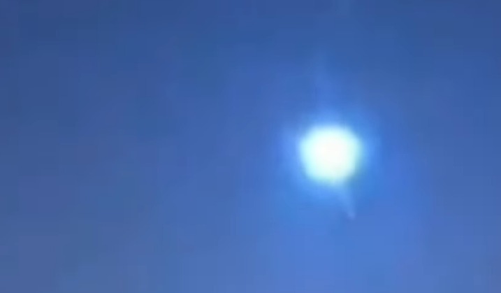 [VIDEO] Nada de ovni: Meteoro ilumina céu noturno na Europa