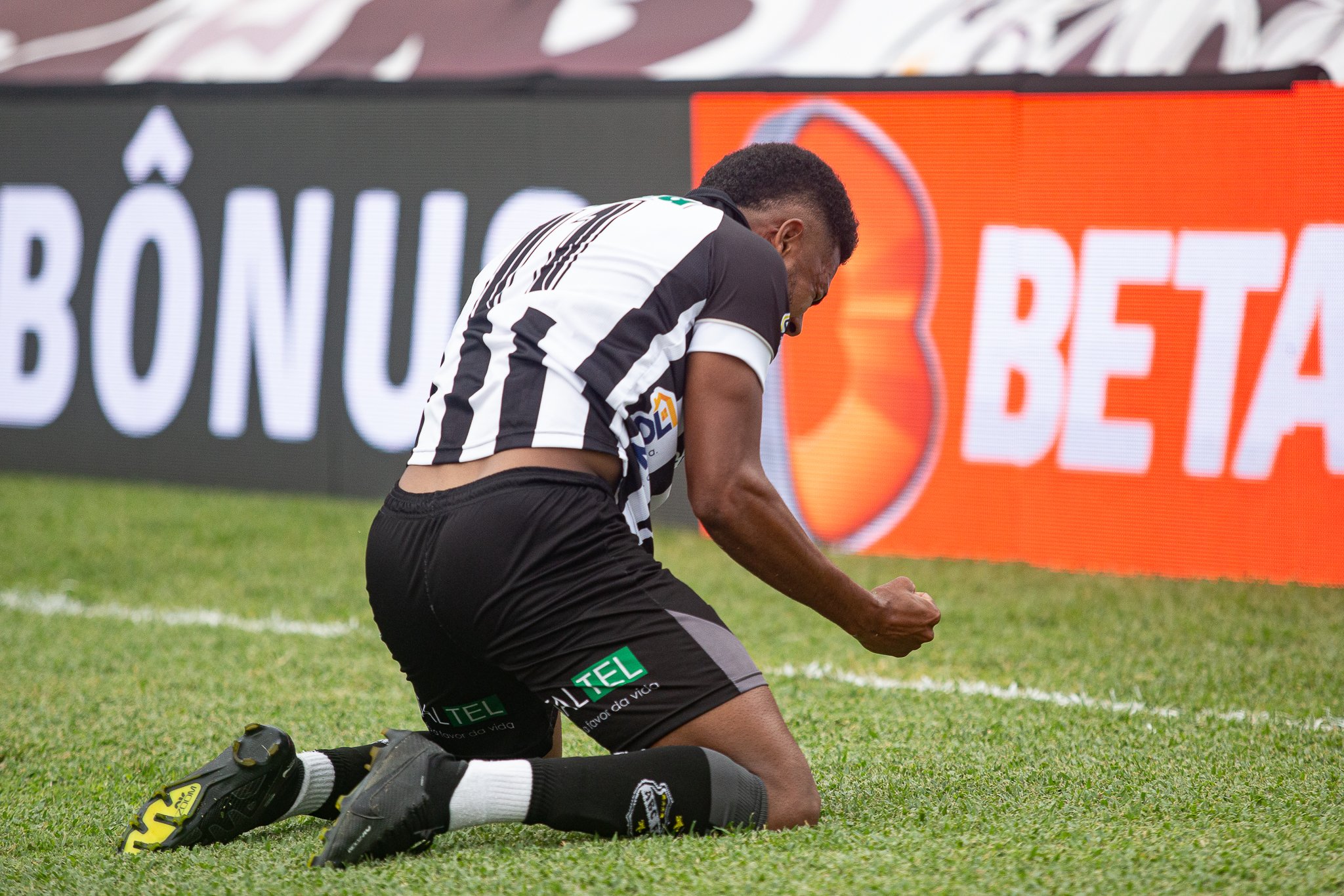 ABC não toma conhecimento do Náutico, vence de 3 a 1, e faz semifinal contra o Sport