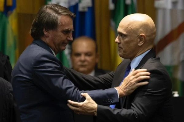 [VIDEO] Bolsonaro e Alexandre de Moraes se encontram em evento e veja o que aconteceu