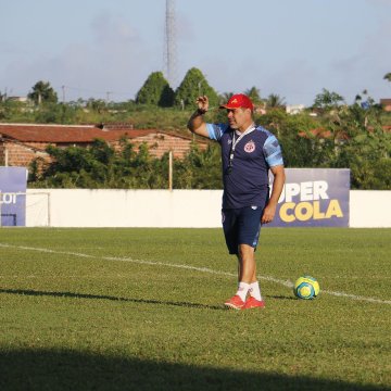 América ainda sem Araújo, e o Bernô pode ter o retorno do meia Vitinho