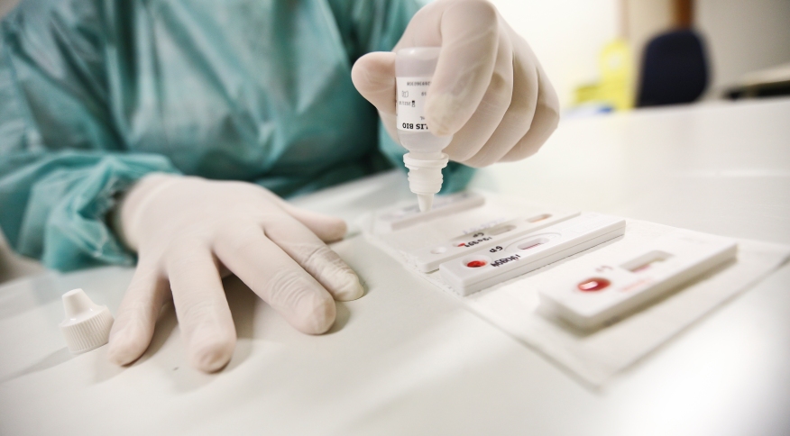 Em caso raríssimo, mulher com HIV pode ter sido “curada” da infecção sem tratamento, dizem médicos