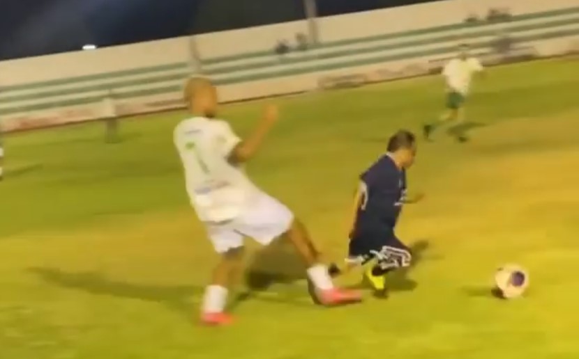 [VIDEO] Craque do Palmeiras viraliza ao derrubar "Mini Messi" em jogo no RN