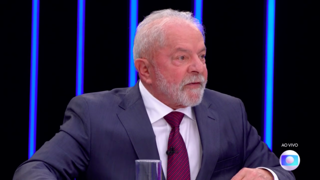 Lula afirma que Bolsonaro é refém do Congresso: "Parece um bobo da Corte"