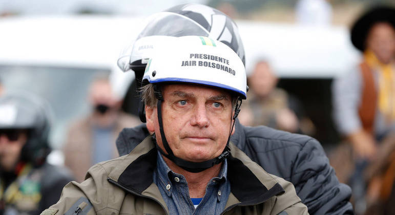 Bolsonaro participa de motociata neste sábado no Paraná