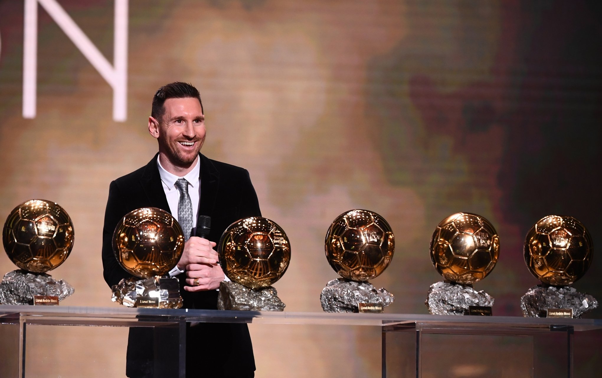 Messi conquista Bola de Ouro pela 7ª vez e abre ampla vantagem como maior vencedor