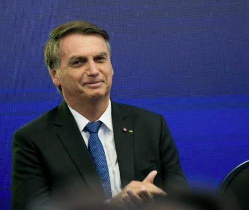 Brasil é país que menos sofre com preço de combustíveis, diz Bolsonaro