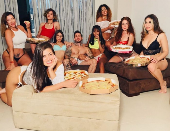 Homem com 8 esposas quer construir versão brasileira de 'mansão da Playboy' na Paraíba