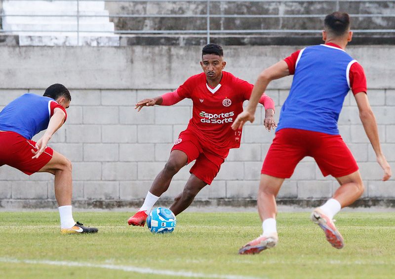 Treino tático intenso prepara o Alvirrubro para o confronto decisivo contra o CSA-AL