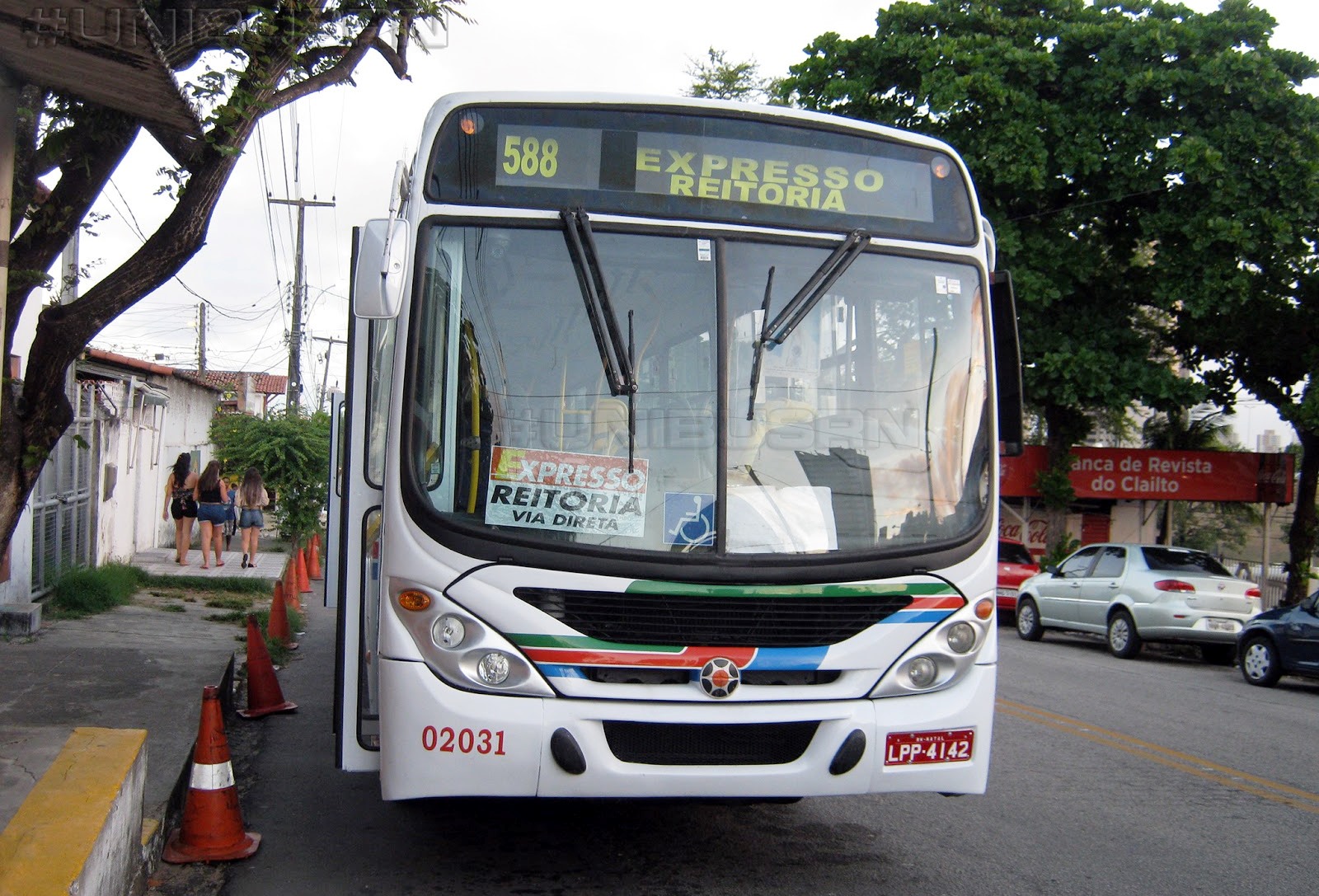 Antes gratuita, linha de ônibus que opera na UFRN tem cobrança de tarifa e pega alunos de 'surpresa'