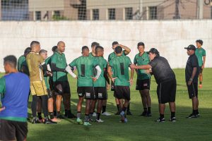 Fernando Marchiori se apresenta e inicia o trabalho com time do ABC