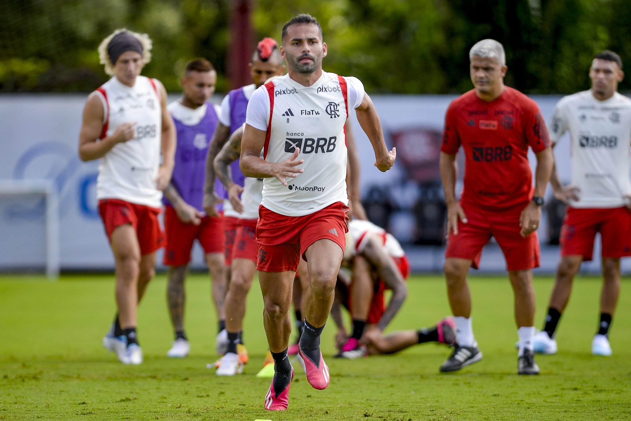 Vasco e Flamengo decidem vaga na final do Carioca