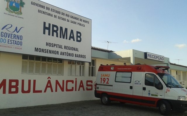 Mulher dá entrada em hospital com feto em caixa, na Grande Natal