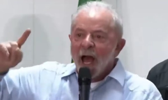 [VIDEO] URGENTE: Lula decreta intervenção federal e acusa Bolsonaro de incentivar ações