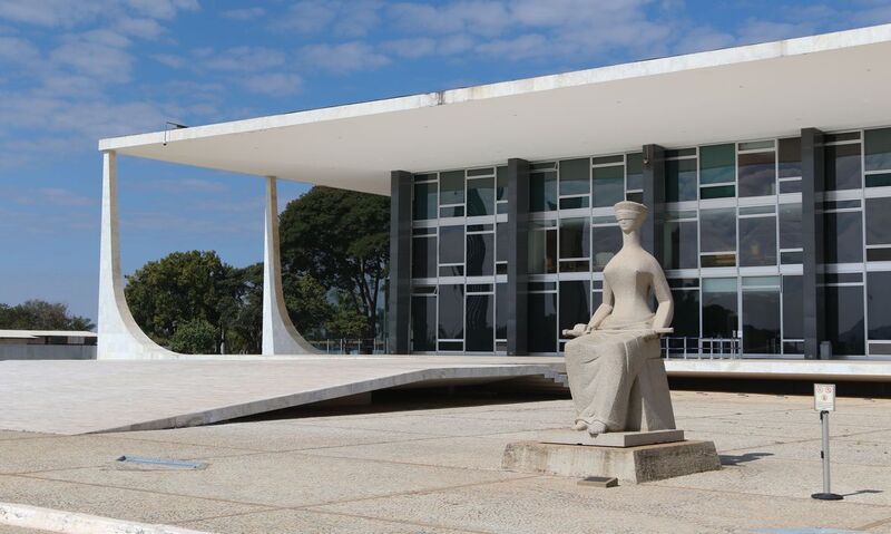 Aumento de salários de juízes e ministros será votado amanhã pelo STF; Veja quanto eles podem receber