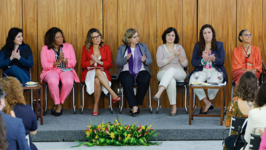 Governo Lula: Mulheres são minoria absoluta nos cargos de alto escalão