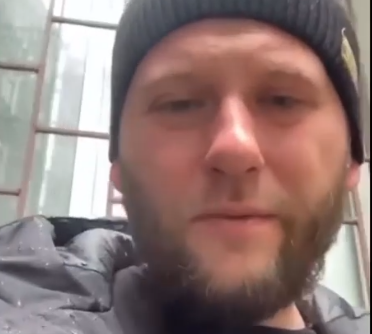 [VIDEO] Míssil atinge prédio na Ucrânia enquanto voluntário gravava vídeo sobre doações aos ucranianos