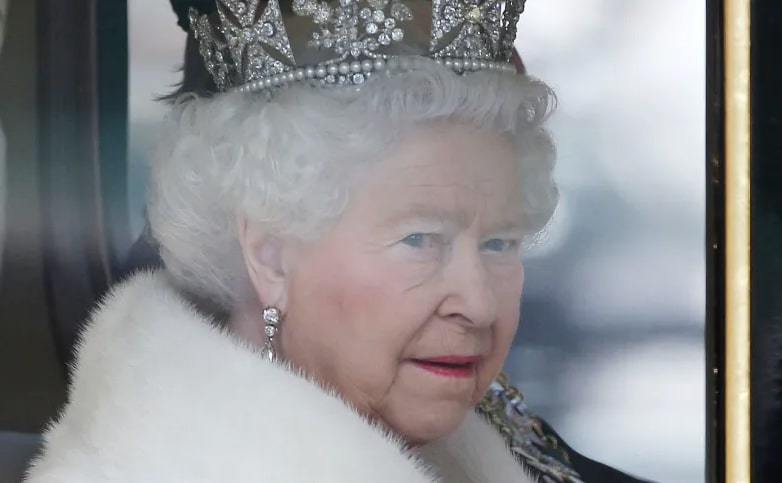 Após quase 1 mês, atestado de óbito confirma: "Rainha Elizabeth II morreu de velhice"