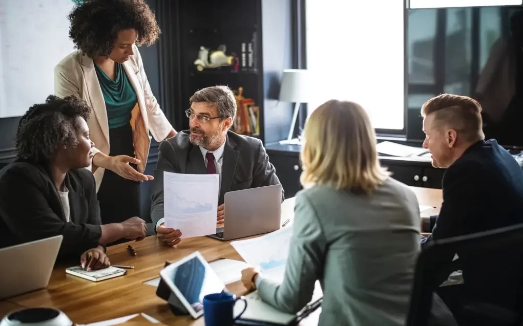 Diferença salarial entre homens e mulheres está em 22%, diz IBGE