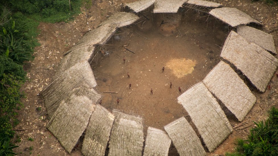 Ataque a tiros em aldeia yanomami mata criança e deixa cinco feridos