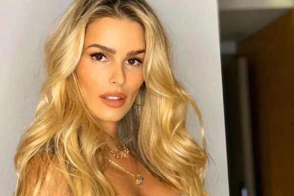 Yasmin Brunet faz desabafo após encontro com Medina: “Muito difícil”