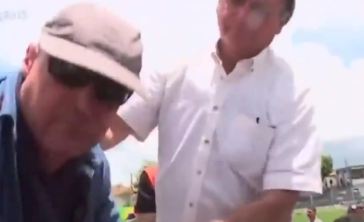 [VIDEO] Bolsonaro pede calma a apoiadores que agrediram repórteres na Bahia