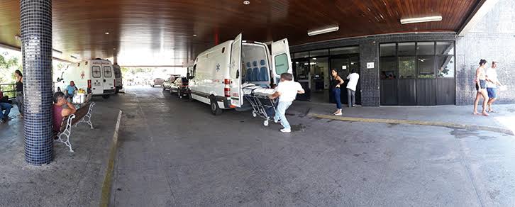 Bebê nasce na porta do Walfredo Gurgel, é reanimado por 15 minutos e sobrevive