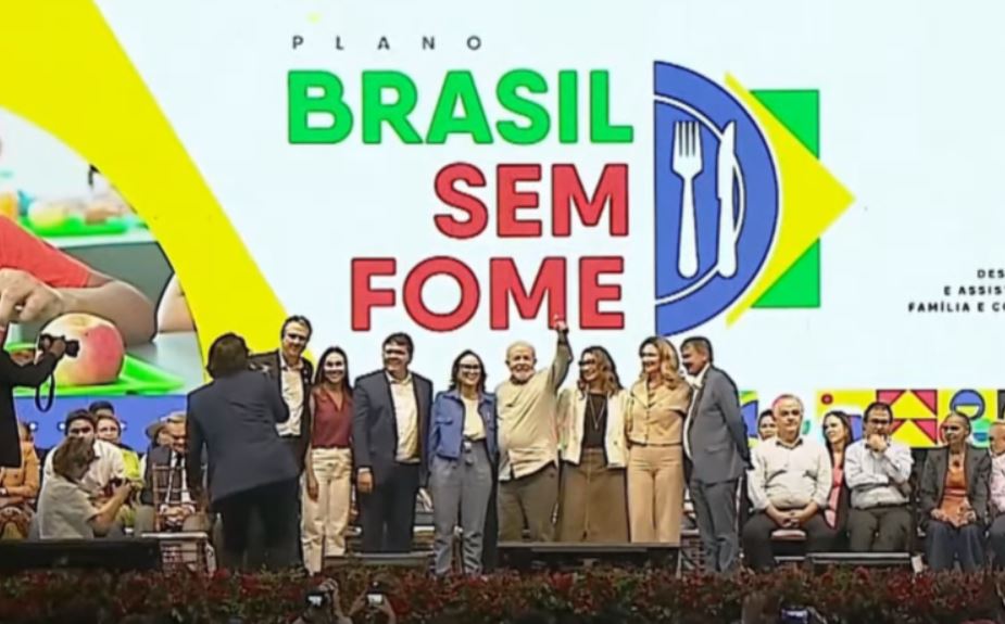 Lula assina decreto que cria o plano Brasil Sem Fome