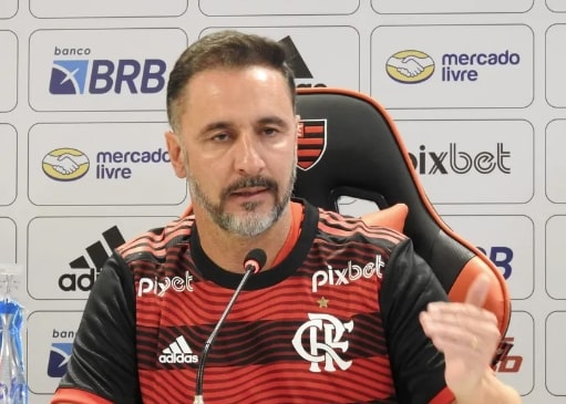 Flamengo demite treinador Vitor Pereira após série de "vexames"