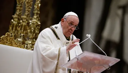 Na Missa do Galo, papa Francisco pede atenção aos pobres