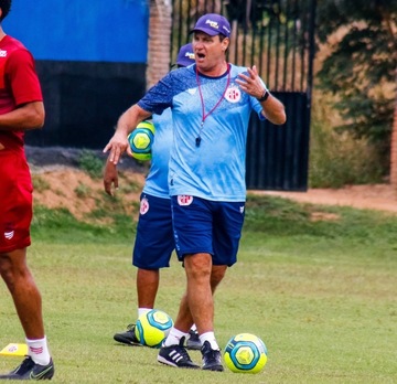 Curtinhas em dia de incertezas nas escalações de ABC e América