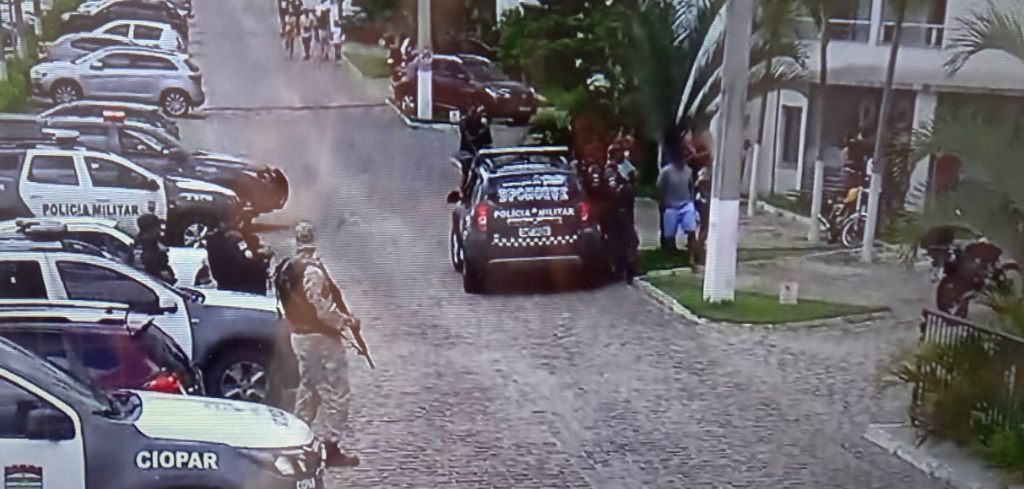 Homem mata ex-companheira e comete suicídio após fazê-la refém dentro de condomínio em Nova Parnamirim