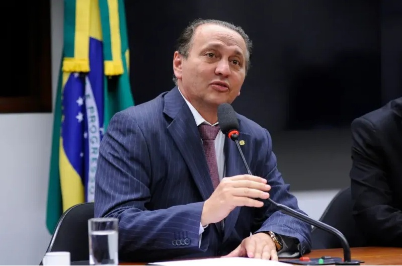 Juiz manda penhorar bens e determina quebra de sigilo fiscal do ex-deputado do RN por dívida de campanha