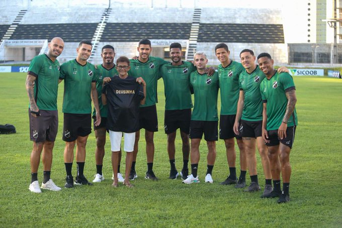 Deusinha recebe homenagem no Dia Internacional da Mulher