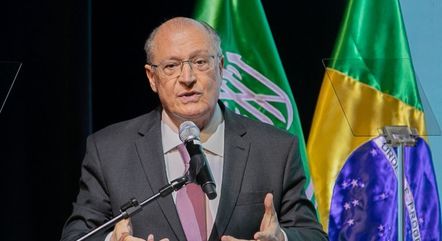 Alckmin afirma que taxa de juros deve continuar caindo nos próximos meses