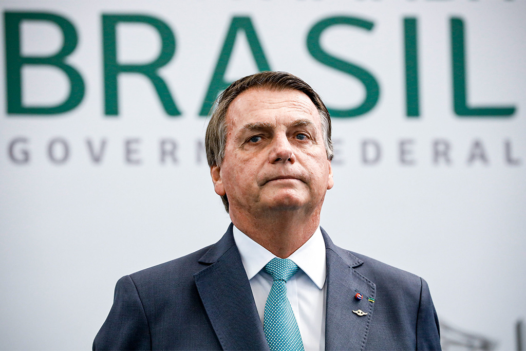 Bolsonaro pede em áudio que caminhoneiros  liberem rodovias; OUÇA