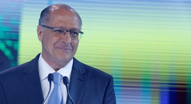 Ex-governador de São Paulo Geraldo Alckmin deixa o PSDB