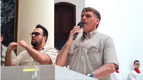 [VÍDEO] Assista: Bolsonaro discursa durante missa no Santuário dos Mártires